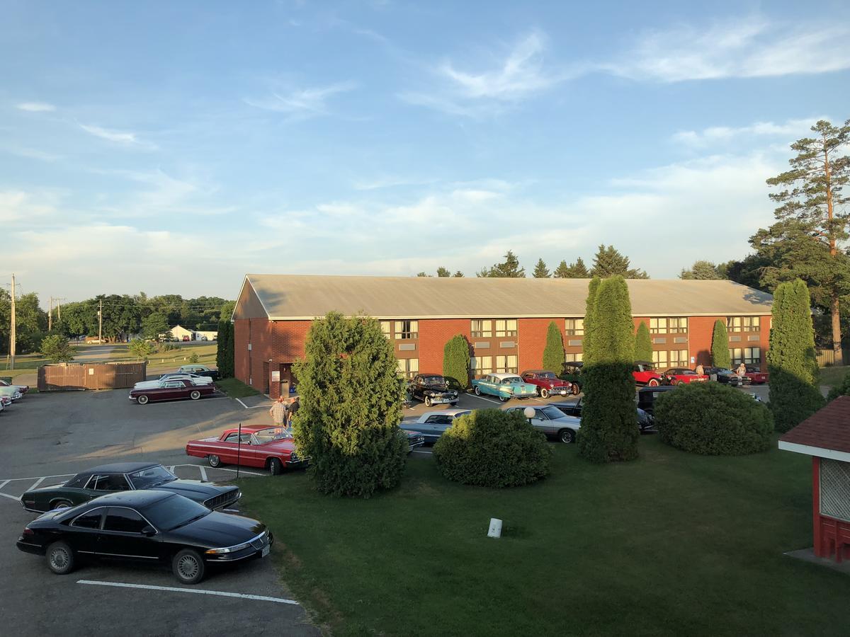 Red Pine Inn & Conference Centre Alliston Eksteriør bilde