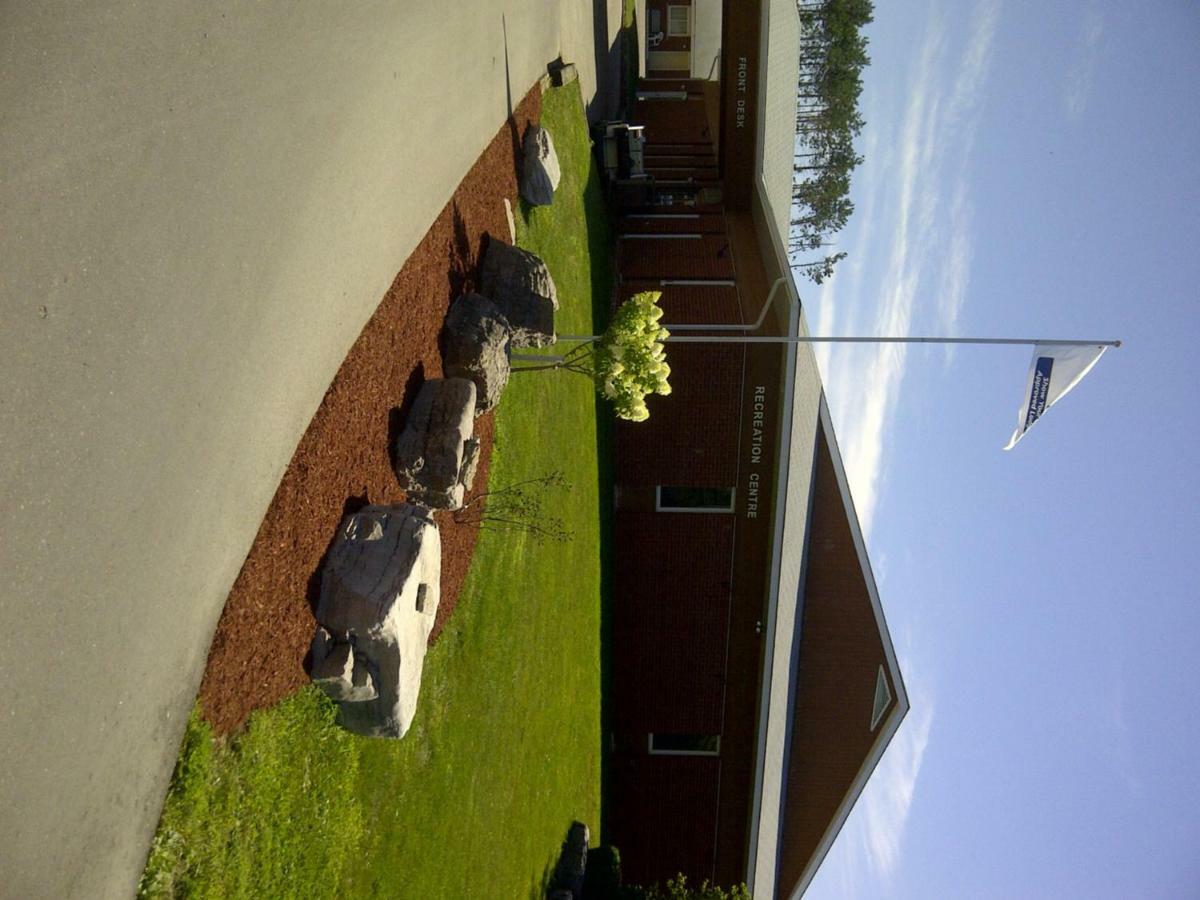 Red Pine Inn & Conference Centre Alliston Eksteriør bilde